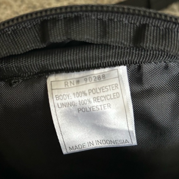 NEW Adidas Core Waist Fanny Pack - Picture 7 of 10